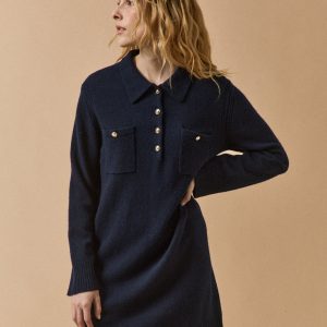 Robe-pull col polo courte boutons dorés femme