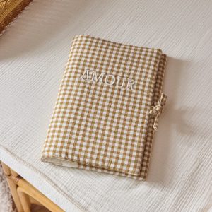 Housse pour carnet de santé en gaze vichy