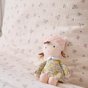 Poupée en velours et tissu Liberty