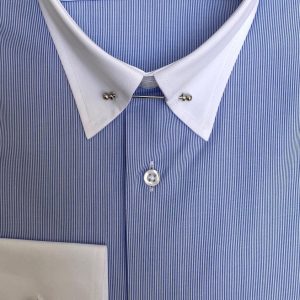 Chemise cintrée col anglais fines rayures bleu ciel