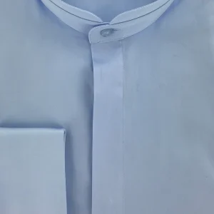 Chemise cintrée col mao bleu ciel poignets mousquetaires
