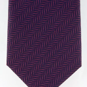 Cravate en soie tissée bordeaux motif chevron