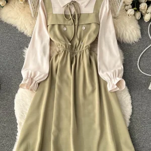 Robe courte étudiante coréenne