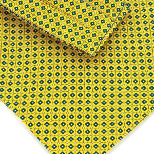 Ascot jaune à motif fleur