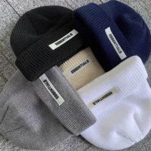Bonnet streetwear Essentials