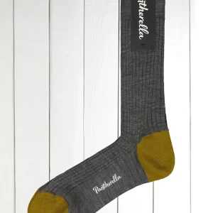 chaussettes pantherella en laine gris chiné à glands fougère