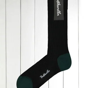 chaussettes pantherella en laine noires à glands verts