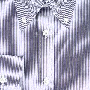 Chemise classique col bouton à fines rayures bleu marine