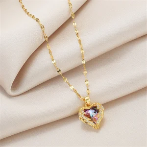Collier coeur en crystal