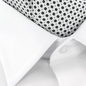 Ascot blanc à motifs carré marine