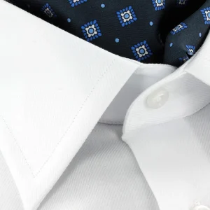 Foulard ascot homme en soie bleu marine à motif fleur ciel