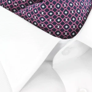 Ascot bleu marine à motifs géométriques rose